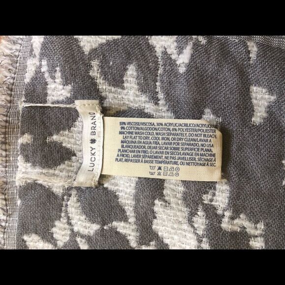 LUCKY BRAND Gray/White Floral Reversible Fringed Poncho - Picture 8 of 8